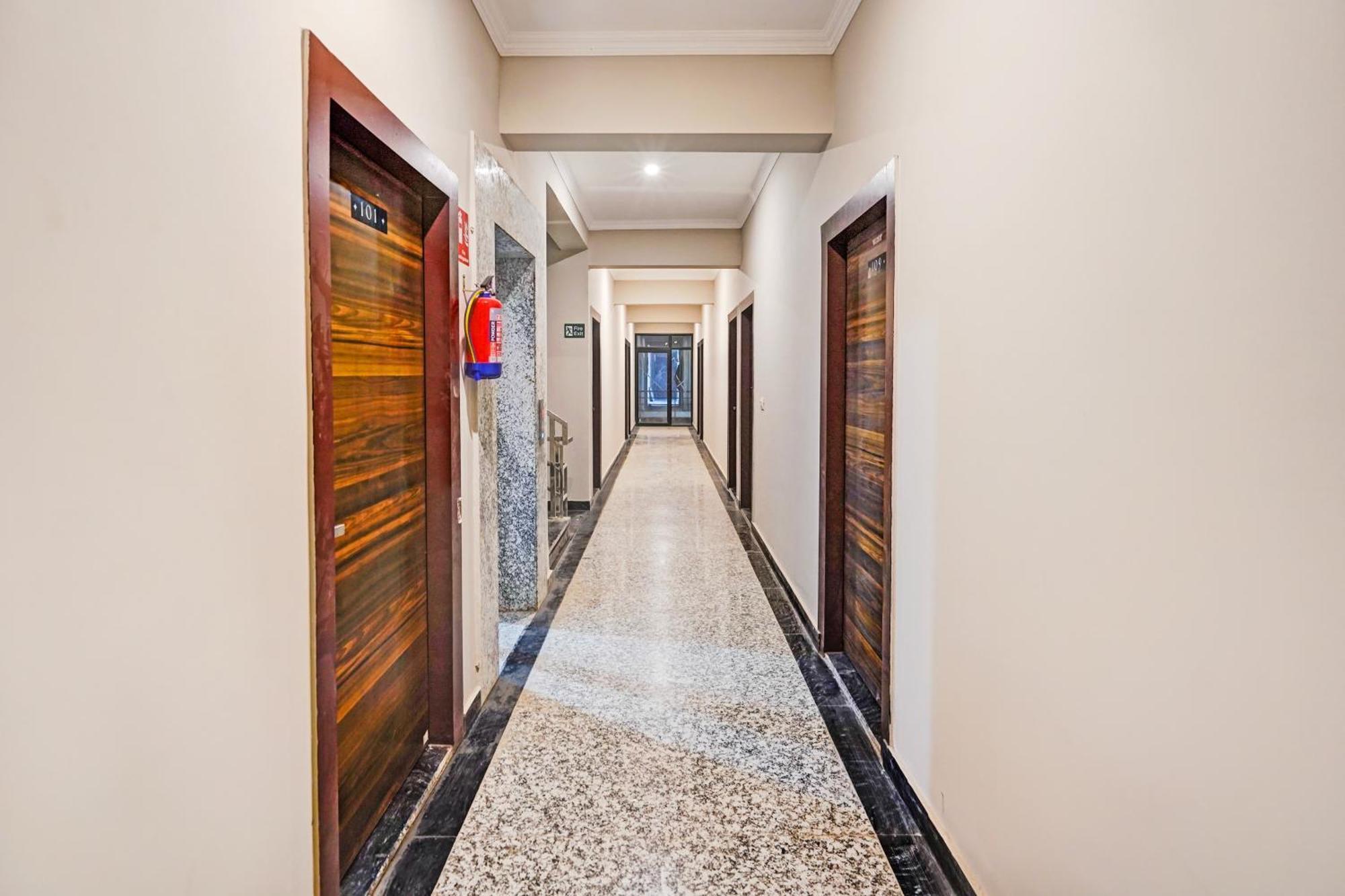 Super Townhouse Sector 86 Near Sector 83 Metro Station Hotel Noida Exterior photo