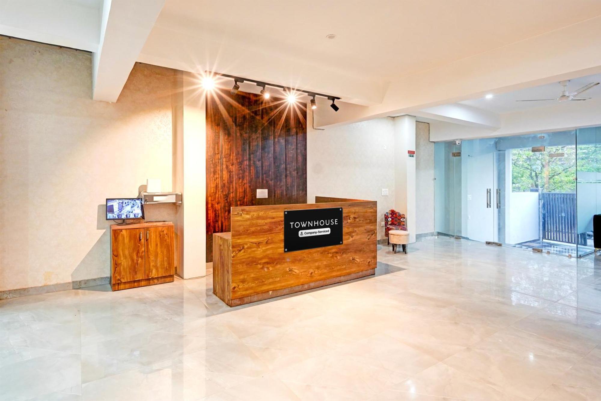 Super Townhouse Sector 86 Near Sector 83 Metro Station Hotel Noida Exterior photo