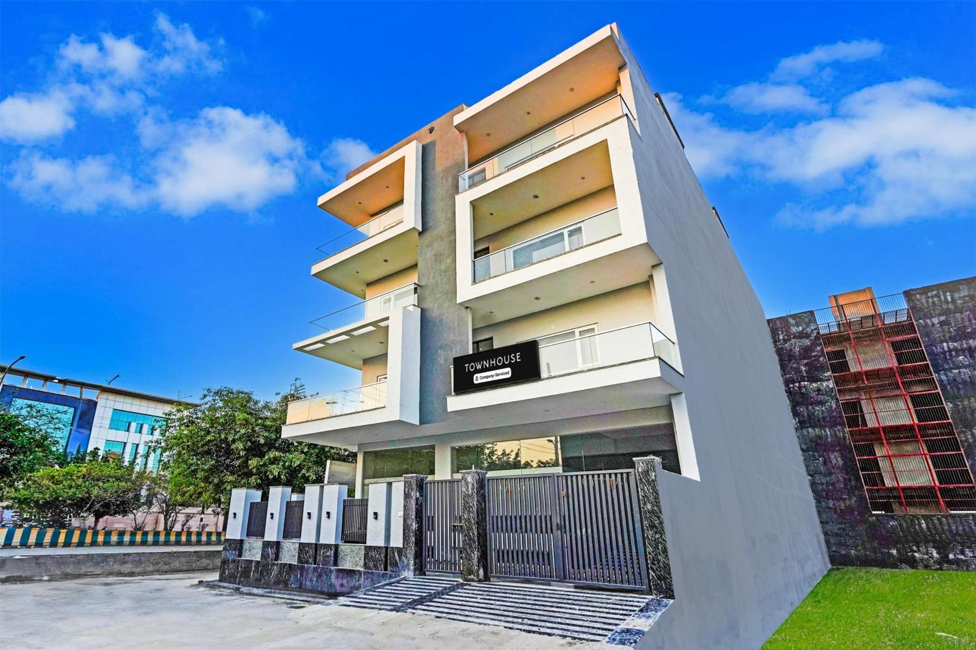 Super Townhouse Sector 86 Near Sector 83 Metro Station Hotel Noida Exterior photo