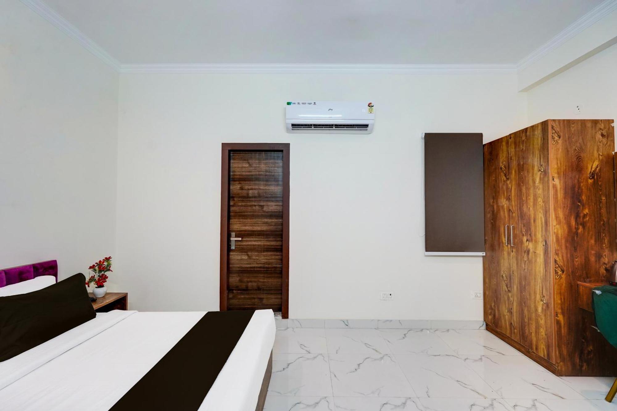 Super Townhouse Sector 86 Near Sector 83 Metro Station Hotel Noida Exterior photo