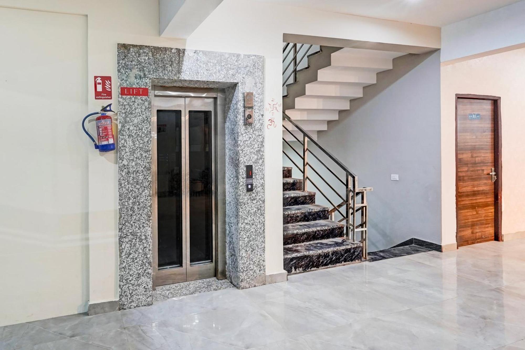 Super Townhouse Sector 86 Near Sector 83 Metro Station Hotel Noida Exterior photo