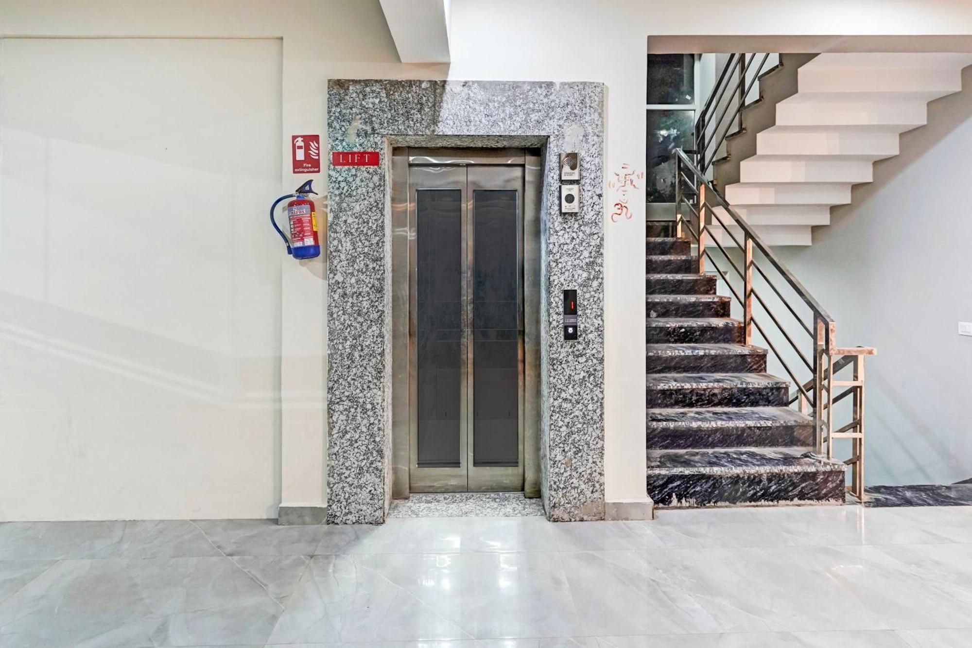 Super Townhouse Sector 86 Near Sector 83 Metro Station Hotel Noida Exterior photo